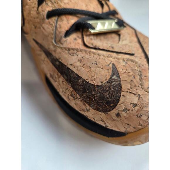 Nike LeBron 12 EXT Kings Cork Sz 9.0 768829-100 Shoes - Picture 3 of 12